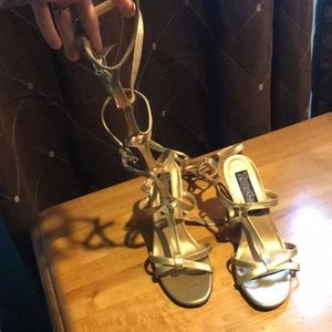 Roman sandals straps up the leg Gold Funtasma